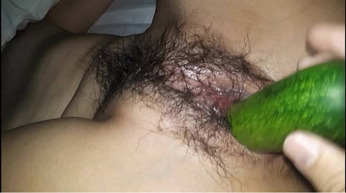 Thủ dâm cho vợ yêu bằng dưa leo